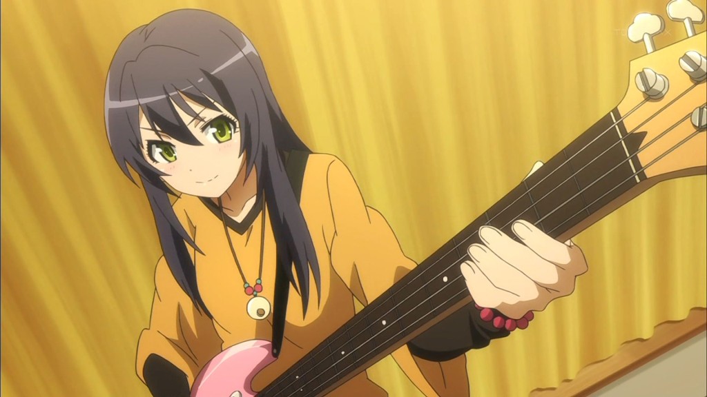 Suzu Fujimi is the Bassist